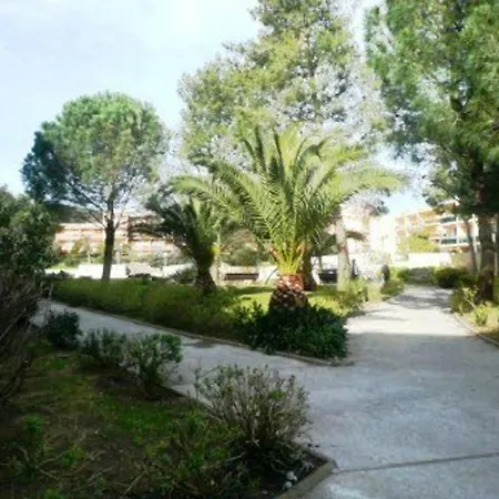 Cosy A 350m De La Avec Balcon Et Garage - - Fr-1-251-724 Apartment
